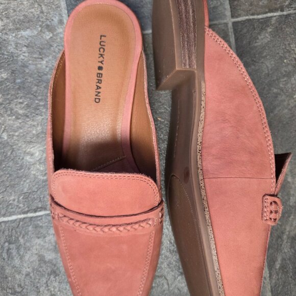 BRAND NEW NEVER WORN LUCKY BRAND MULES - Picture 2 of 4